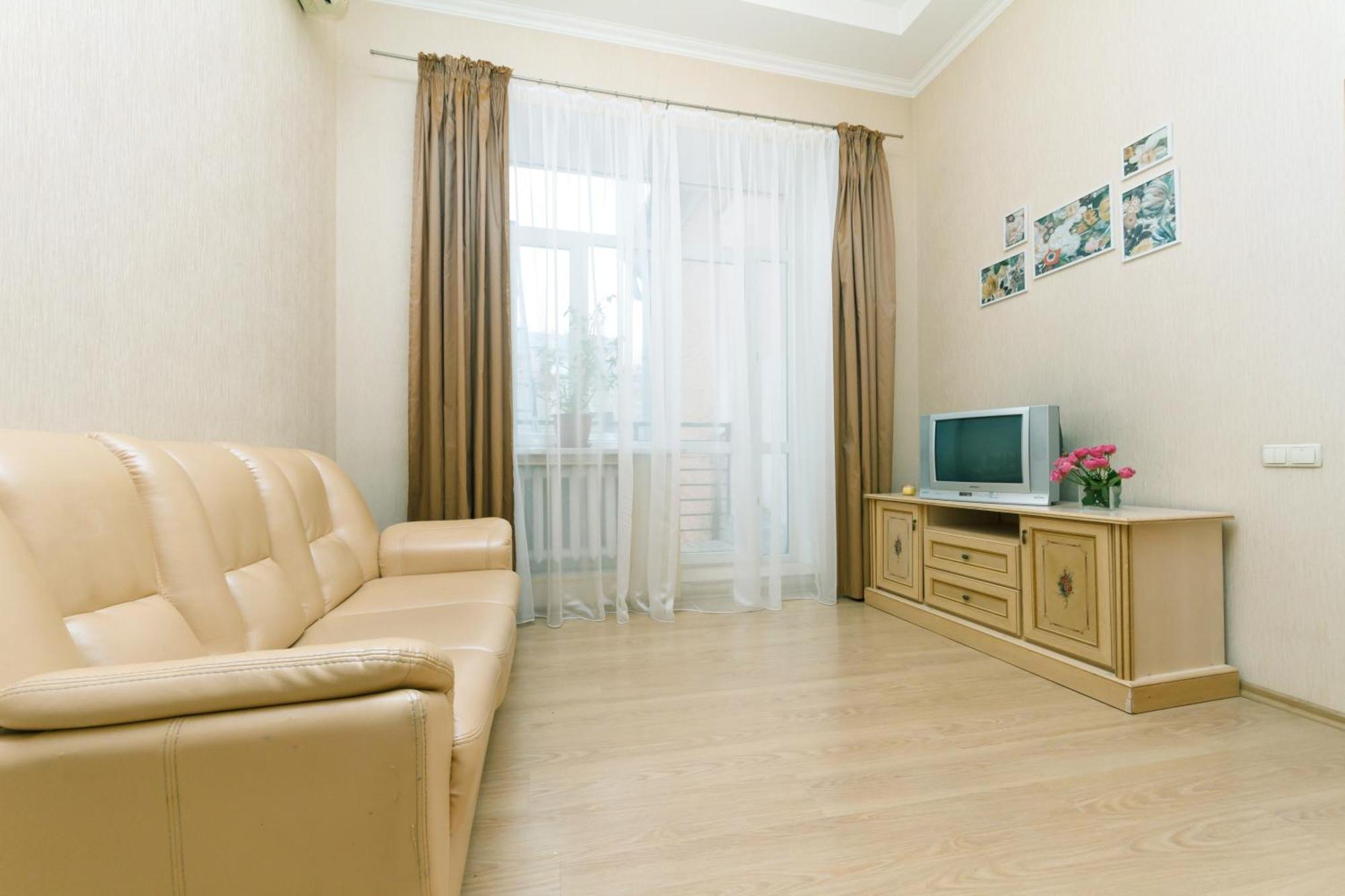 Apartment Baseina Khreschatyk Kyiv Exterior photo